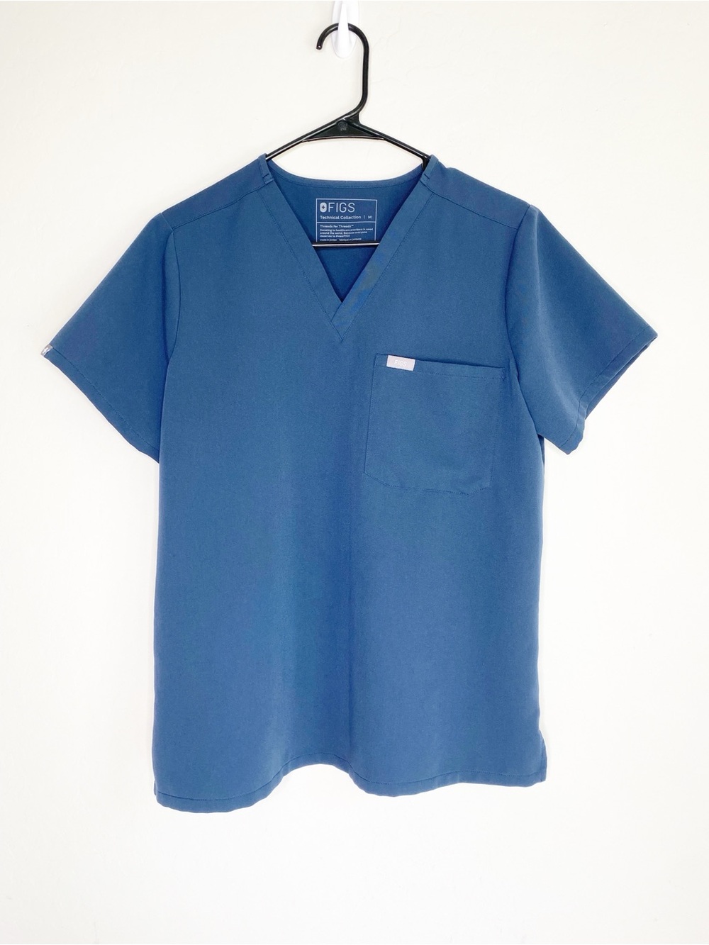 Figs Catarina One Pocket Scrub Top Dark Harbor Size M